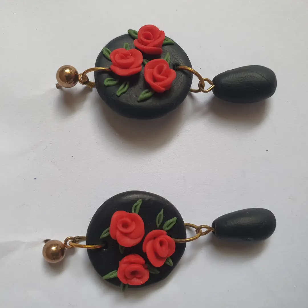 Stylish 2 Layered Dangling Earrings with Resin Plating - 2 Pcs in Green