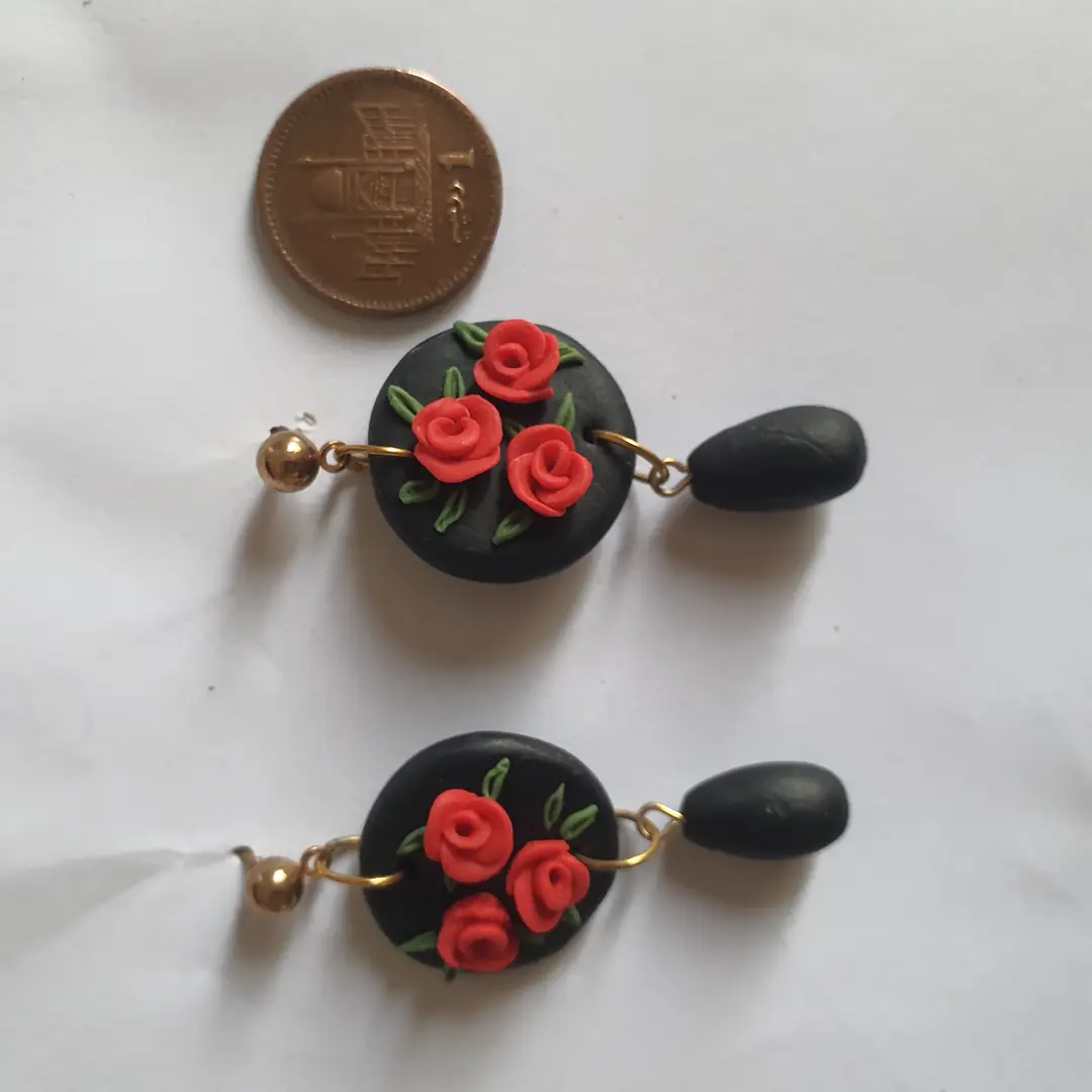 Stylish 2 Layered Dangling Earrings with Resin Plating - 2 Pcs in Green