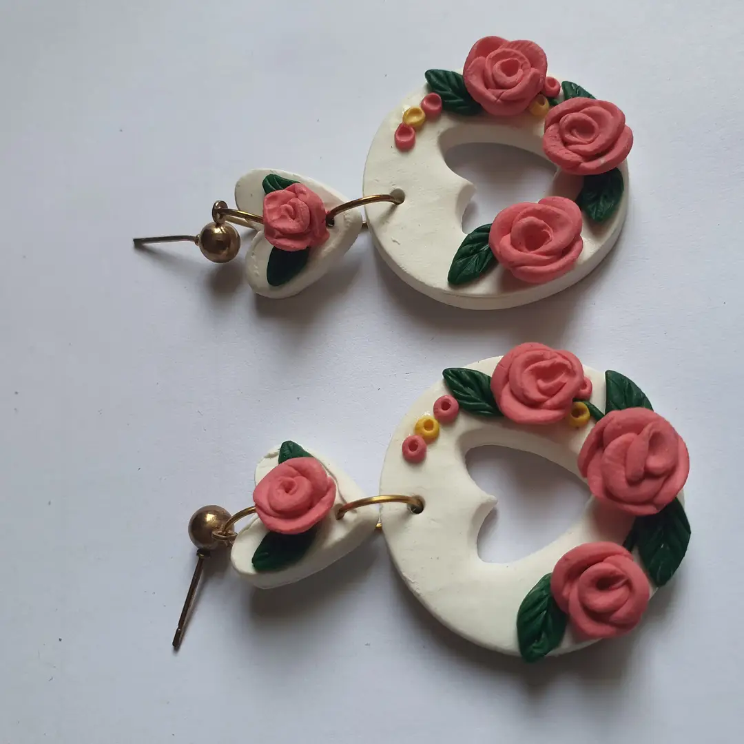 Stylish 2 Layered Dangling Earrings with Resin Plating - 2 Pcs in Green