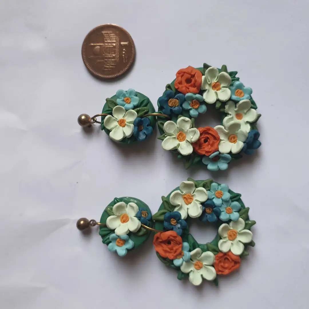 Stylish 2 Layered Dangling Earrings with Resin Plating - 2 Pcs in Green