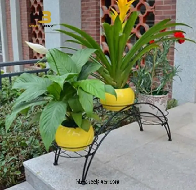 Bridge Planter v1 – Arched Metal Plant Holder