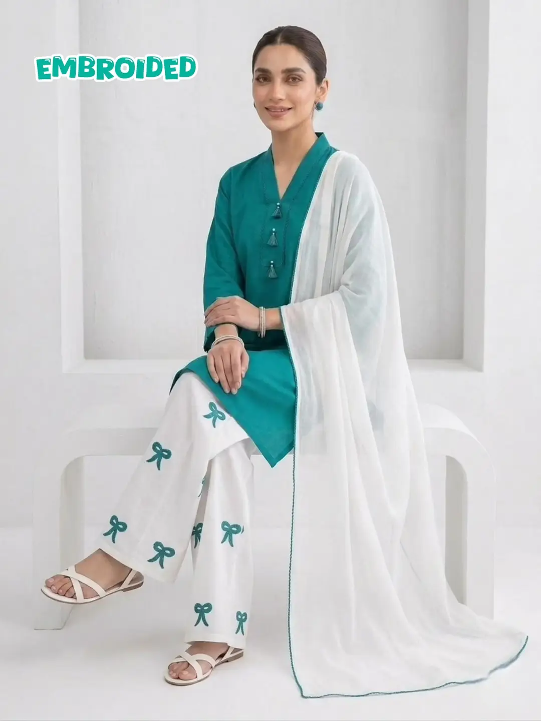 3 Pcs Women's Stitched Cotton Lawn Embroidered Suit cross work