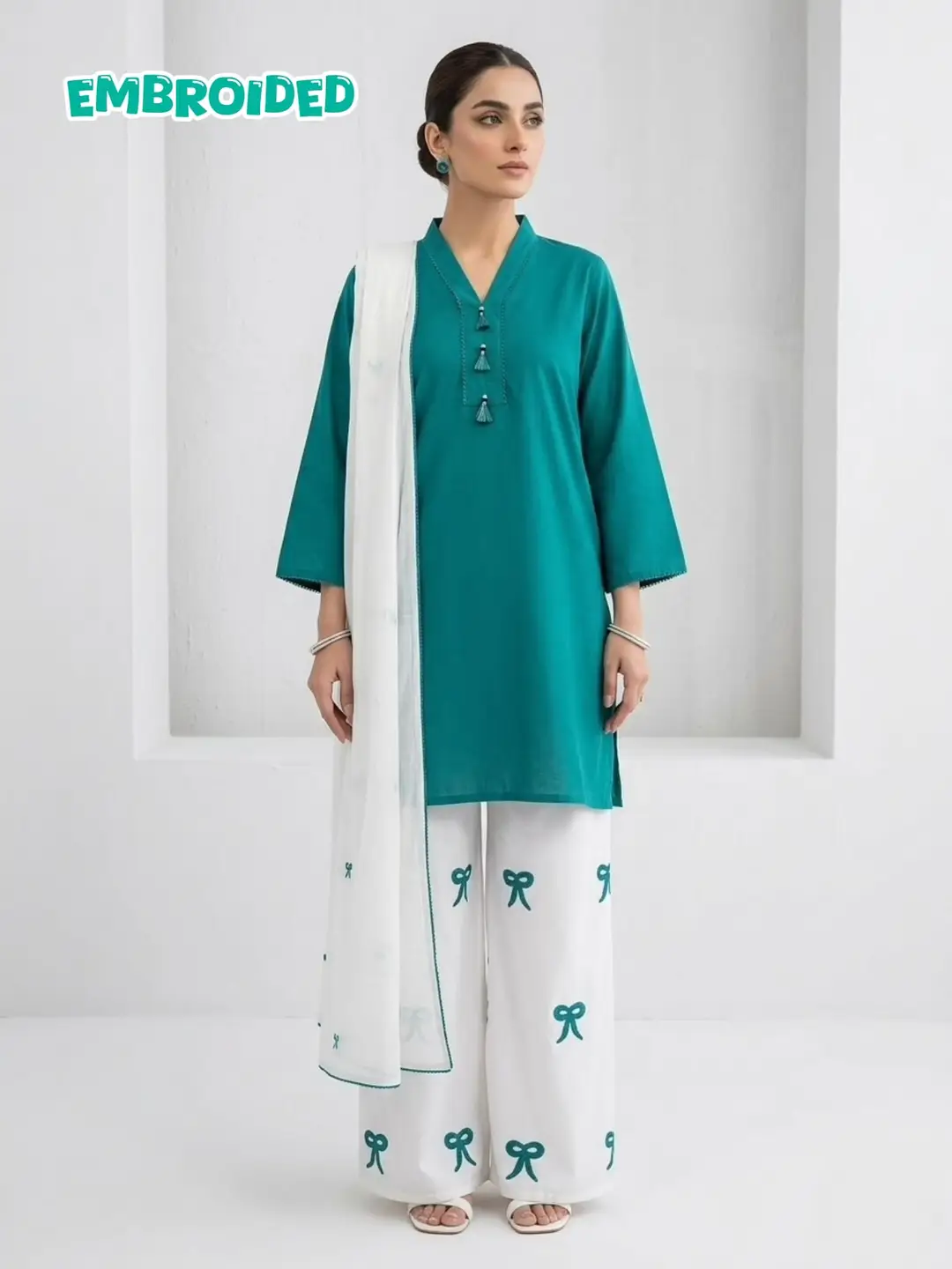 3 Pcs Women's Stitched Cotton Lawn Embroidered Suit cross work
