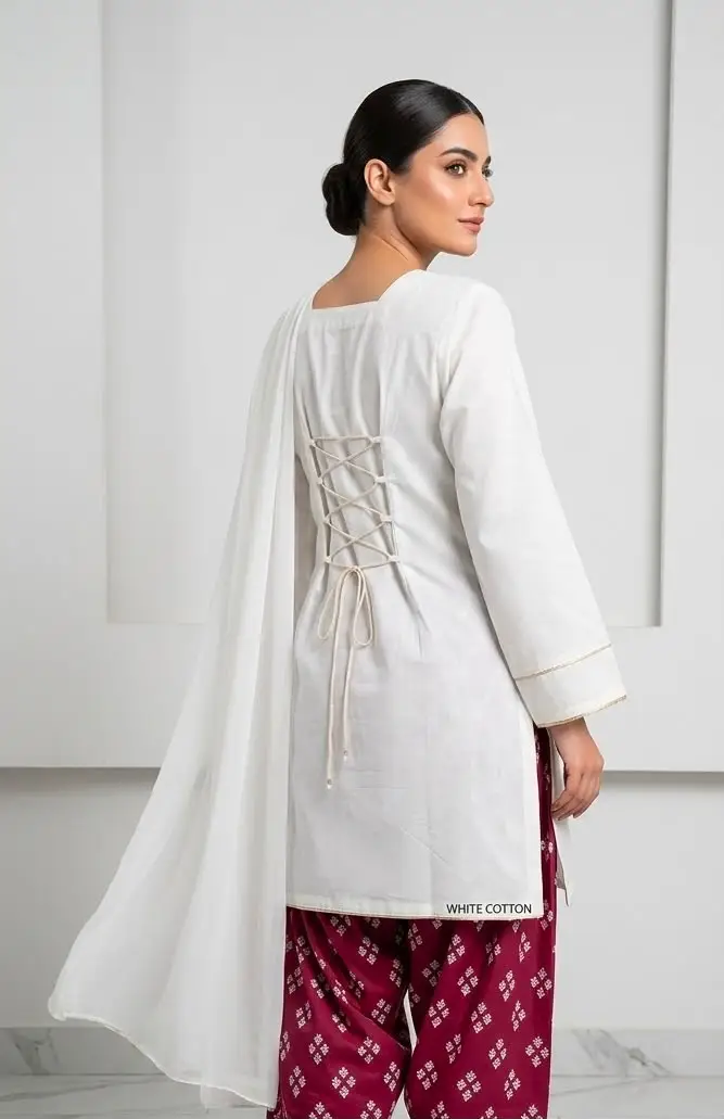 3 Pcs Women's Stitched Cotton Lawn Printed Suit
