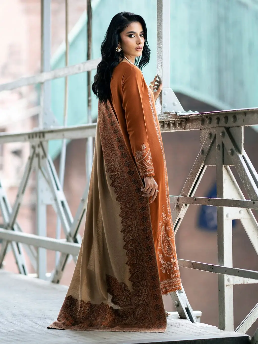 3 Pcs Women's Unstitched Printed Suit