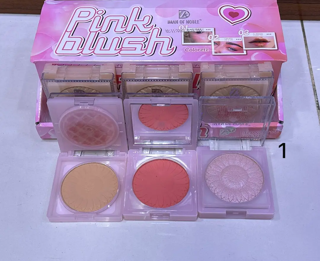 Glowy Makeup Kit