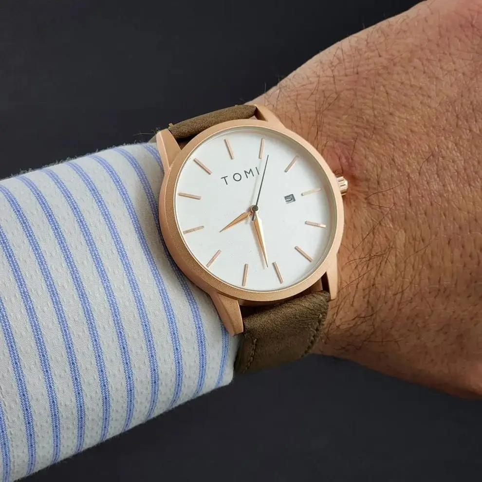 Men's Skin Friendly Strap Watch