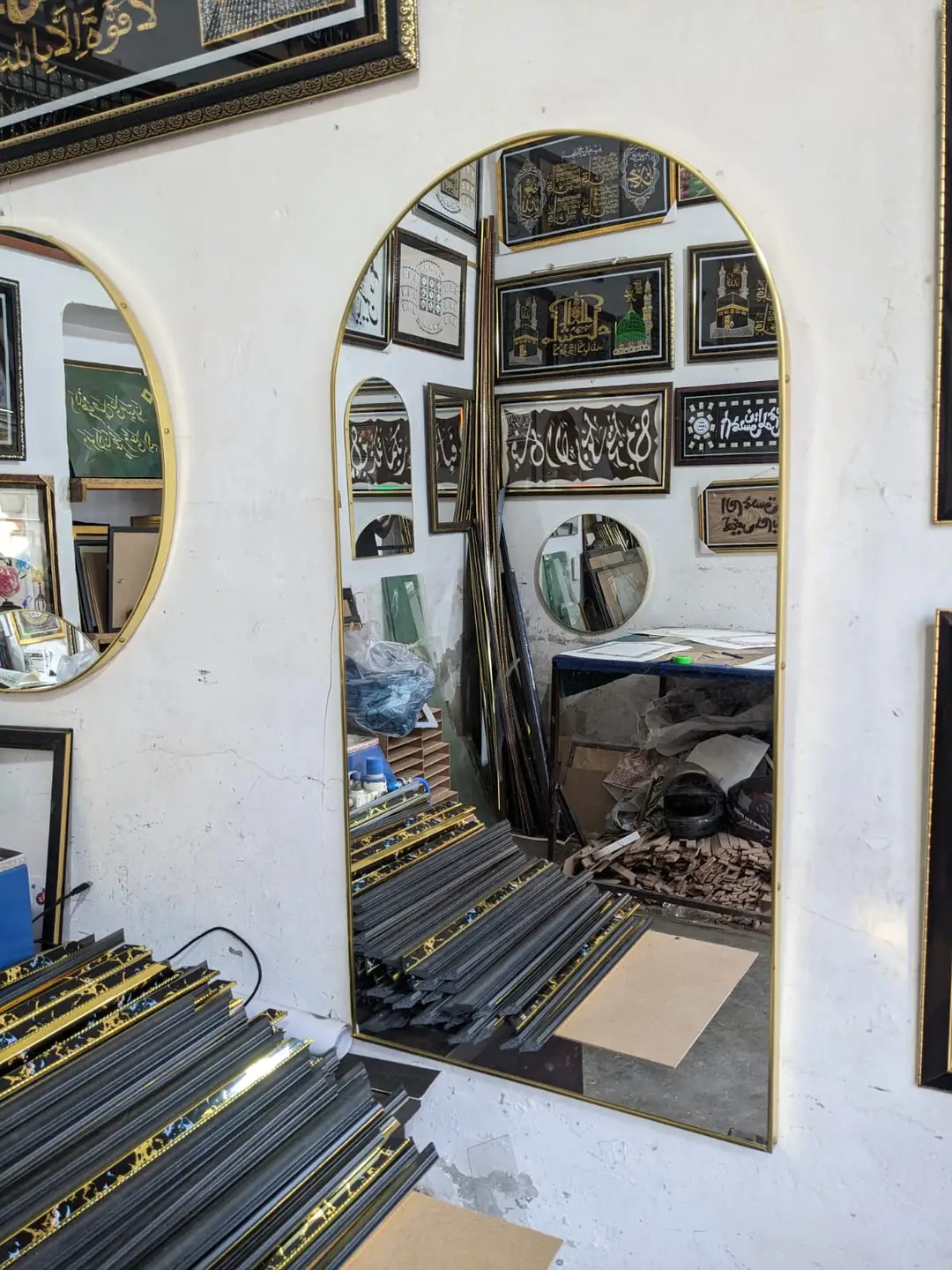 Premium Gold Metal Frame Arched Wall Mirror - 1.5 x 3 Feet (18x36 Inch) | Modern Home Decor Full Length & Vanity Mirror