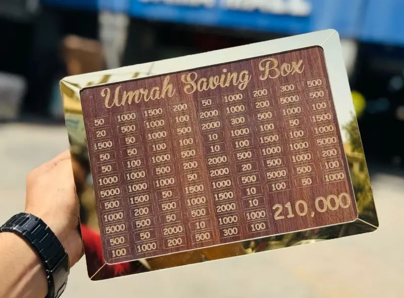 Wooden Umrah Saving Box with 280 Days Tracker | Islamic Money Saving Box for Hajj & Umrah | Halal Cash Box Gift for Muslims | Daily Pilgrimage Goal Jar