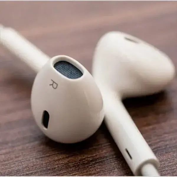 Gionee 100% Original Wired 3.5mm Handsfree Imported Gaming Earphones High Quality Deep Bass Sound In-Ear Handfree Gaming Headphones For Android Mobile Phones / Music Earphone With Built-In Mic Crystal-Clear Audio Deep-Bass