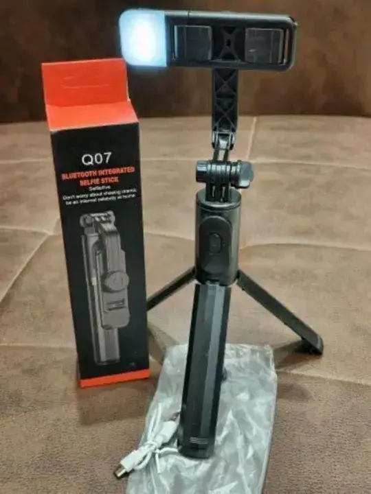 Q07 BLUETOOTH INTEGRATED SELFIE STICK STABLE SHOOTING REMOTE BLUETOOTH CONTROL AND DESK STAND 3 IN 1 FUNCTION WITH LED SELFIE LIGHT