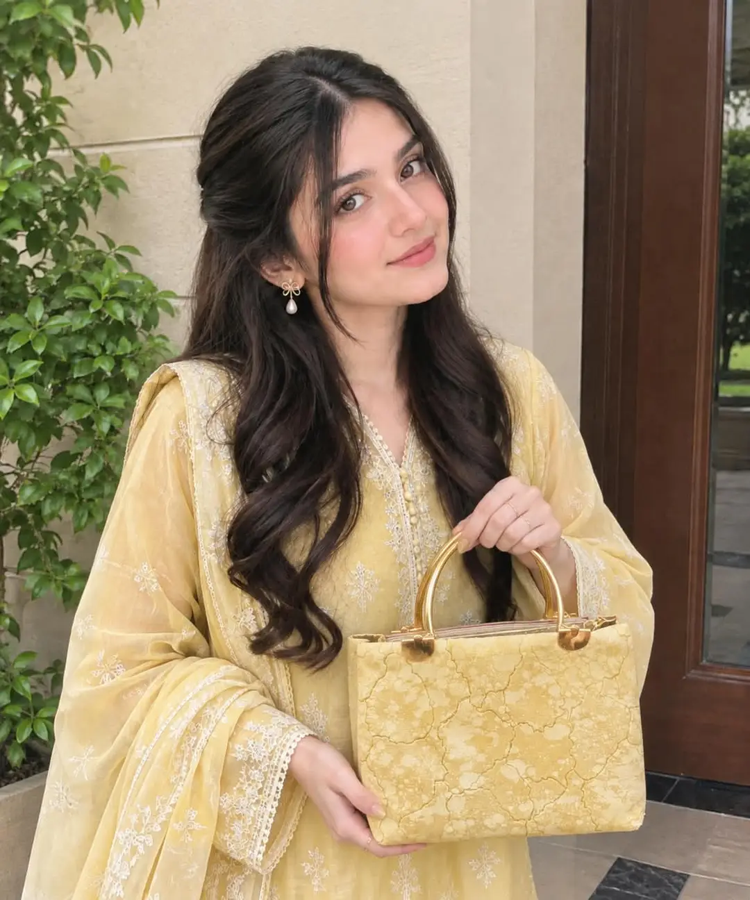 Girl's Velvet Zari Hand Bag