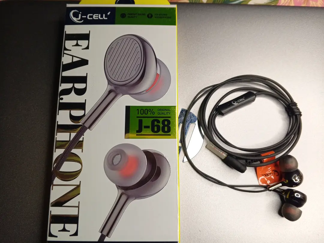 Clear Voice Wired Earphones Black