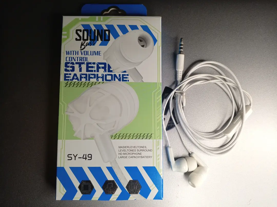 Clear Voice Wired Earphones White