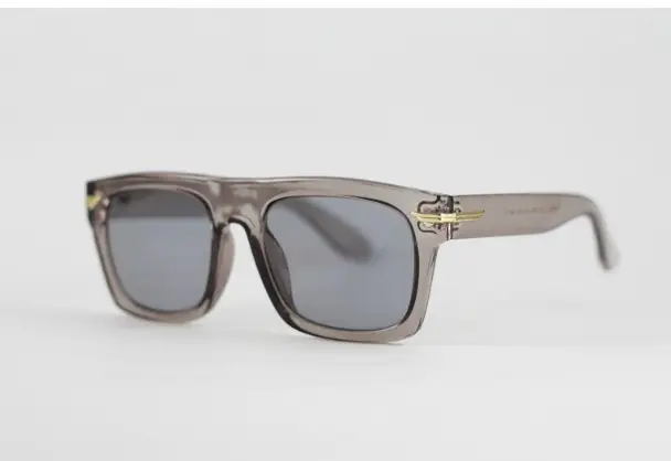 Elegant UV Protectant Sunglasses Sunglasses