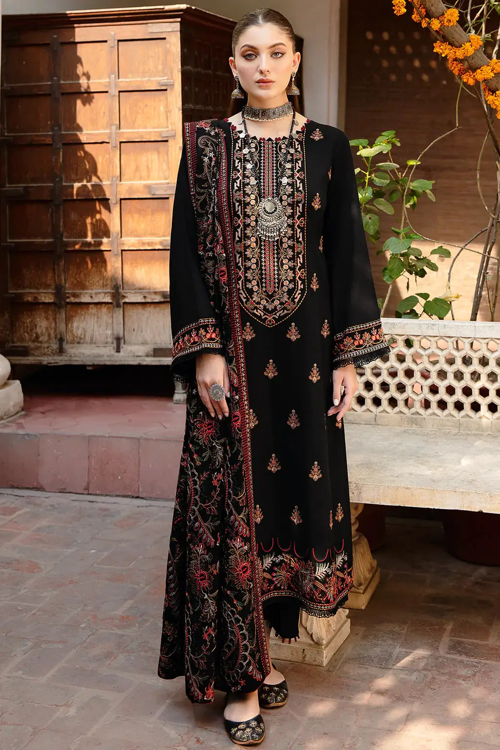3 Pcs Women's Unstitched Embroidered Suit *BRAND: BAREEZ'E code Hb