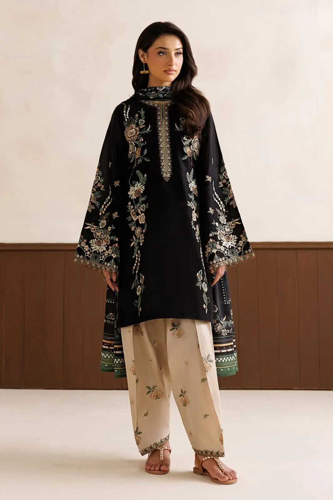 3 Pcs Women's Unstitched Embroidered Suit