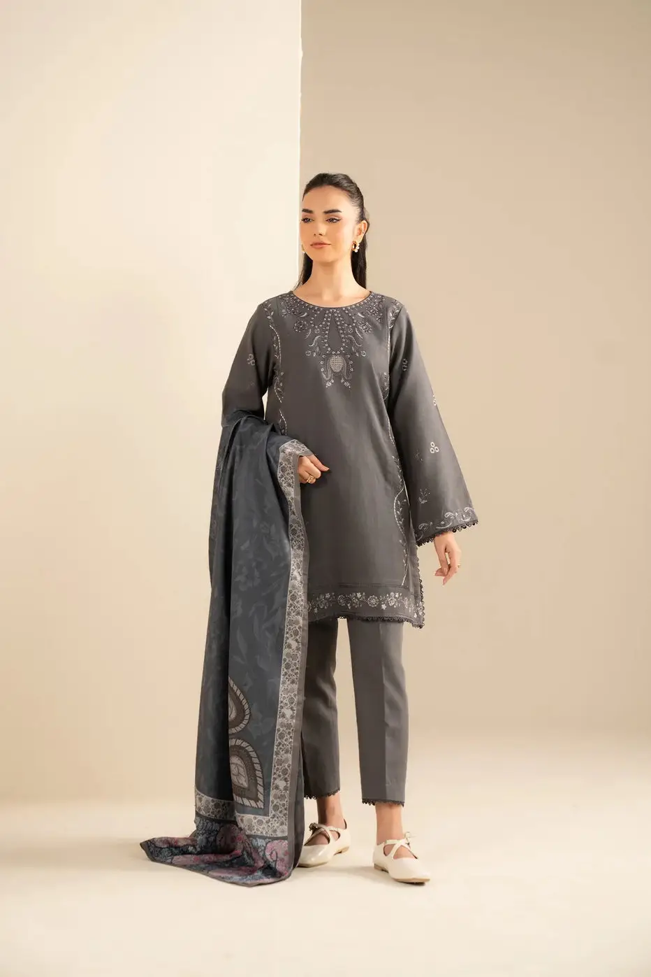 3 Pcs Women's Unstitched Embroidered Suit(HB)