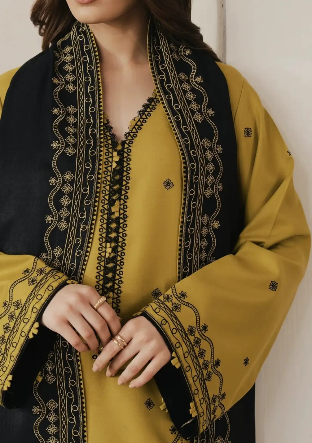 3 Pcs Women's Unstitched Embroidered Suit(HB)