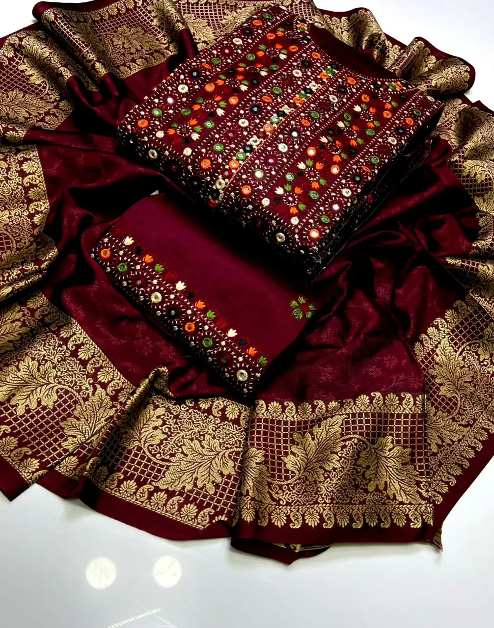 3 Pcs Women's Unstitched Embroidered Suit