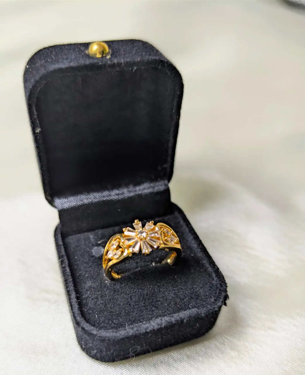Gold Artificial Stones Adjustable Rings with Free ring box