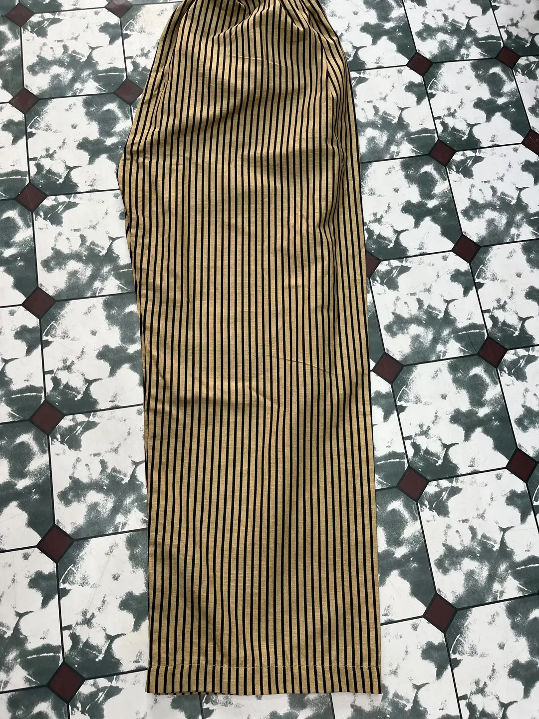 3 Pcs Women's Stitched Khaddar Printed Suit
