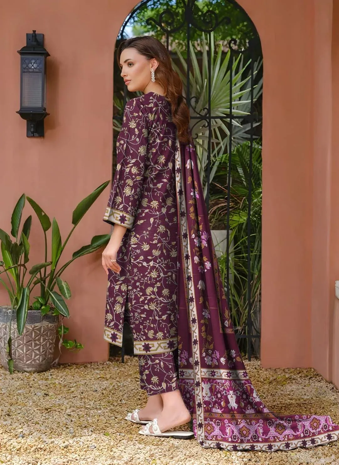 Maroon Printed 3 Pcs Women Suit Khaddar Wool Dupatta