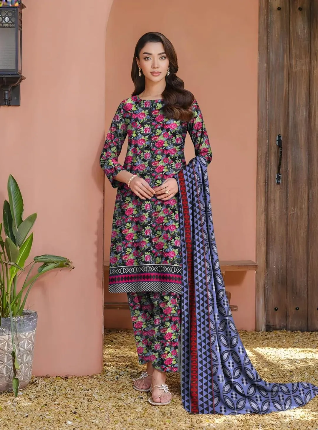 3 Pcs Women's Printed Khaddar Suit Black Winter Party Wear