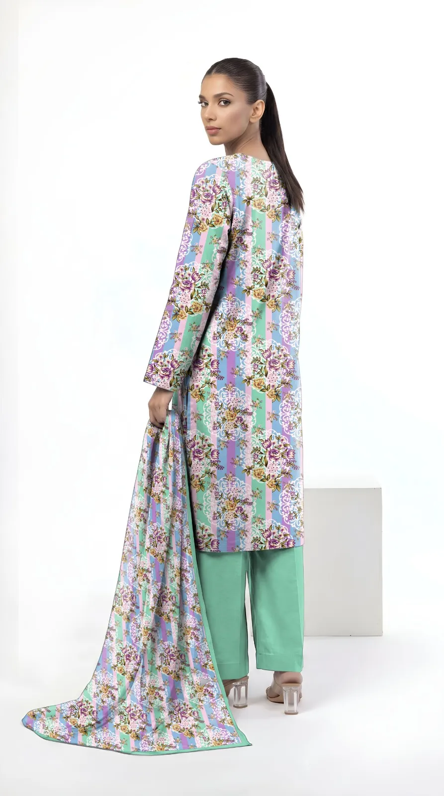 3 Pcs Women's Unstitched Printed Suit