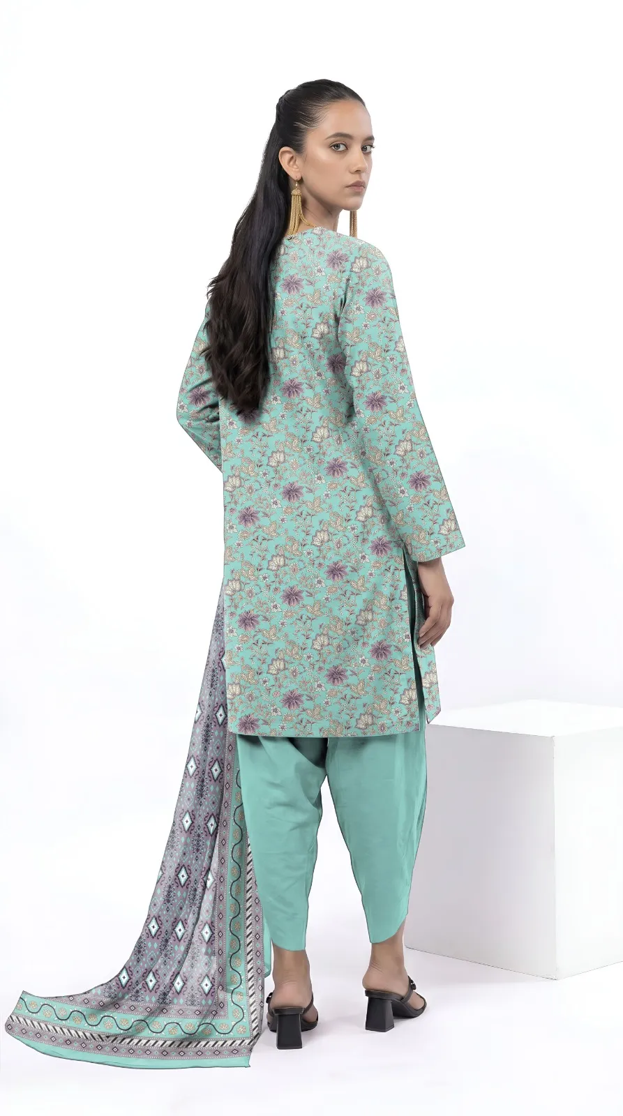 3 Pcs Women's Unstitched Printed Suit