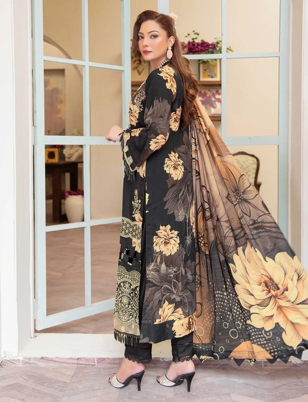3 Pcs Women's Unstitched Printed Suit