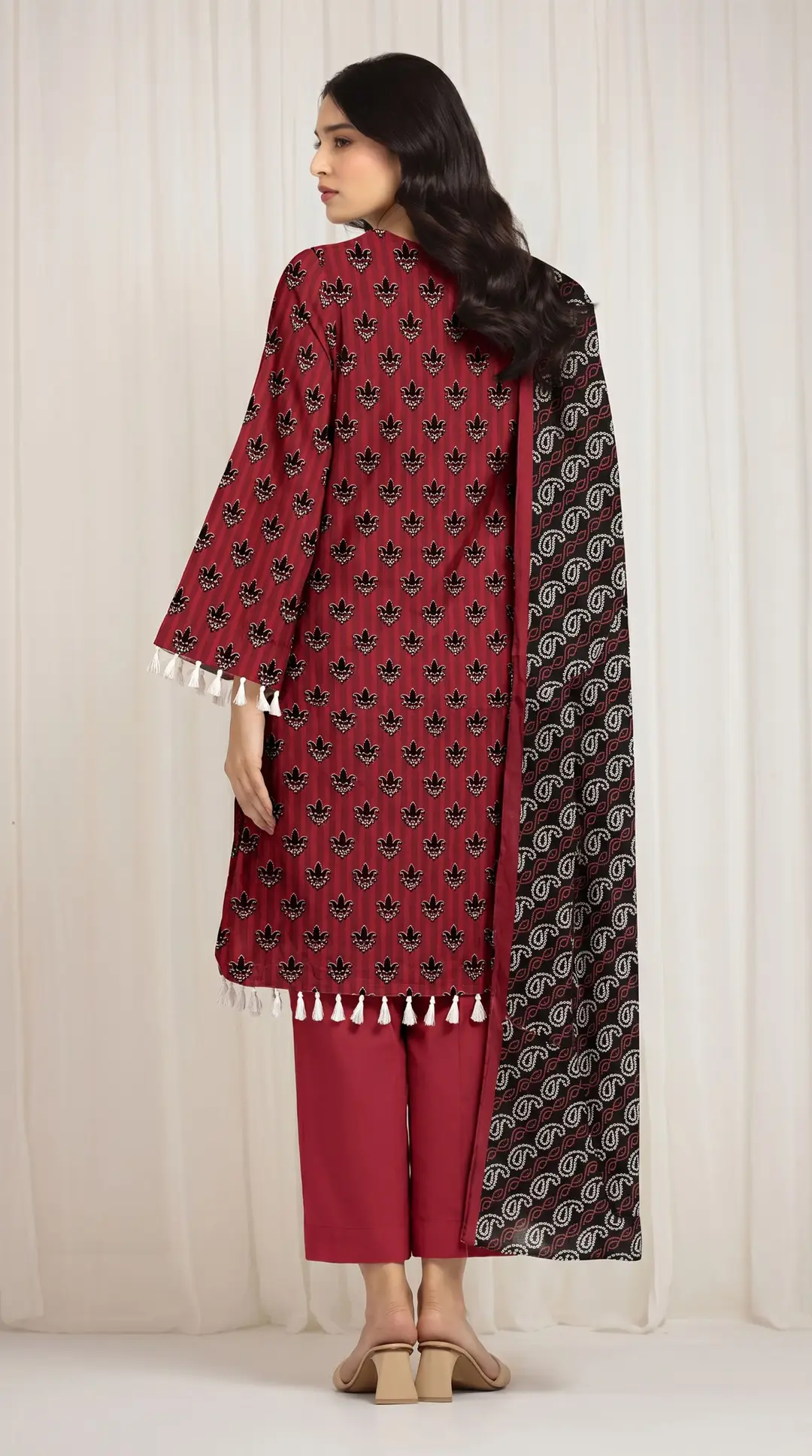 3 Pcs Women's Unstitched Printed Suit