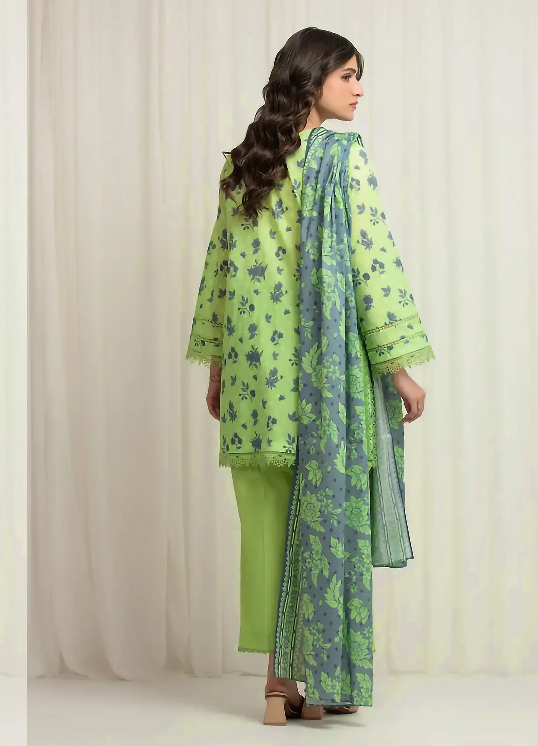 3 Pcs Women's Unstitched Printed Suit