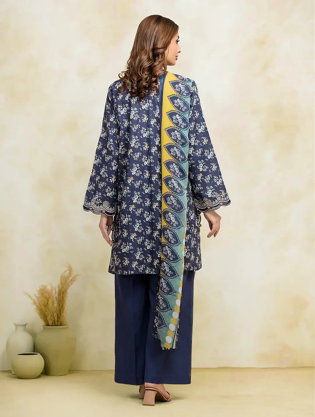 3 Pcs Women's Unstitched Printed Suit