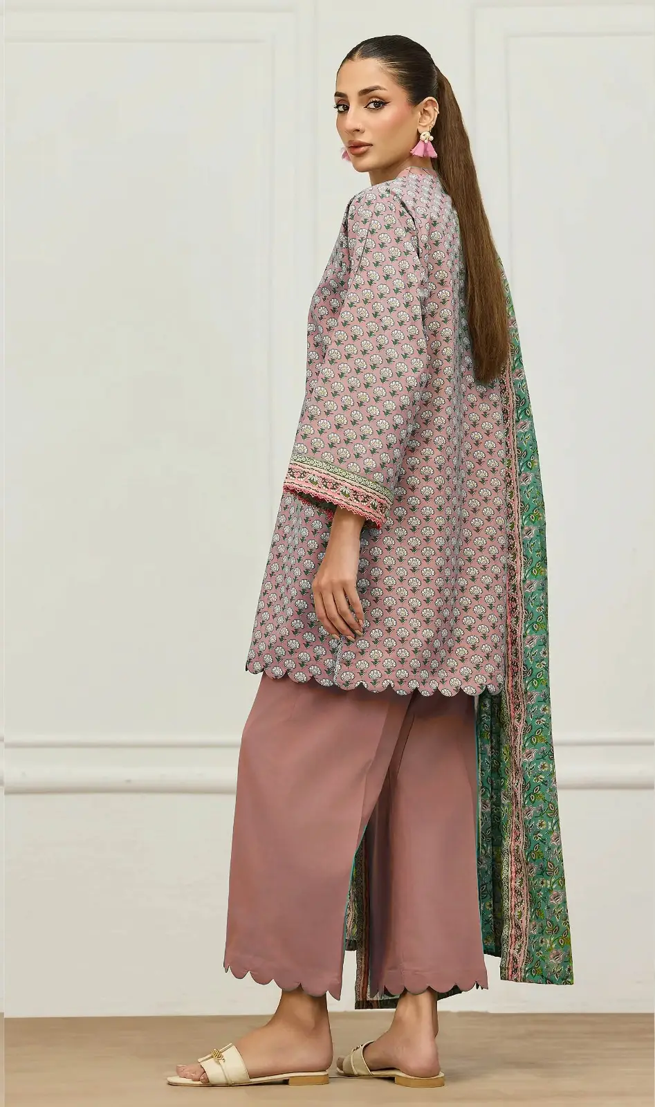 3 Pcs Women's Unstitched Printed Suit