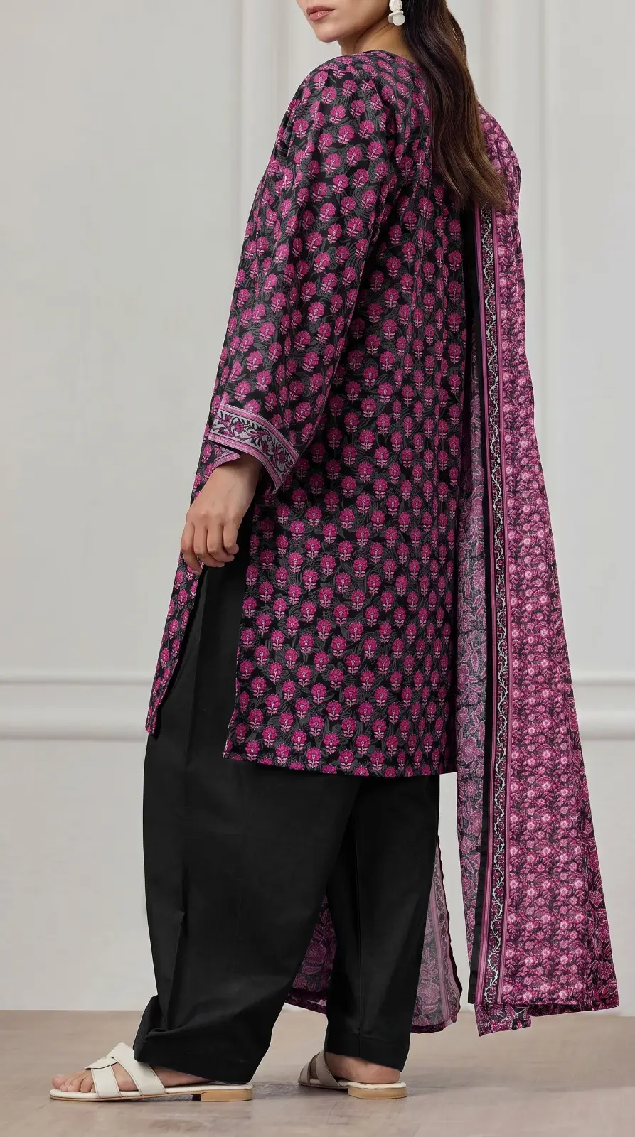 3 Pcs Women's Unstitched Printed Suit