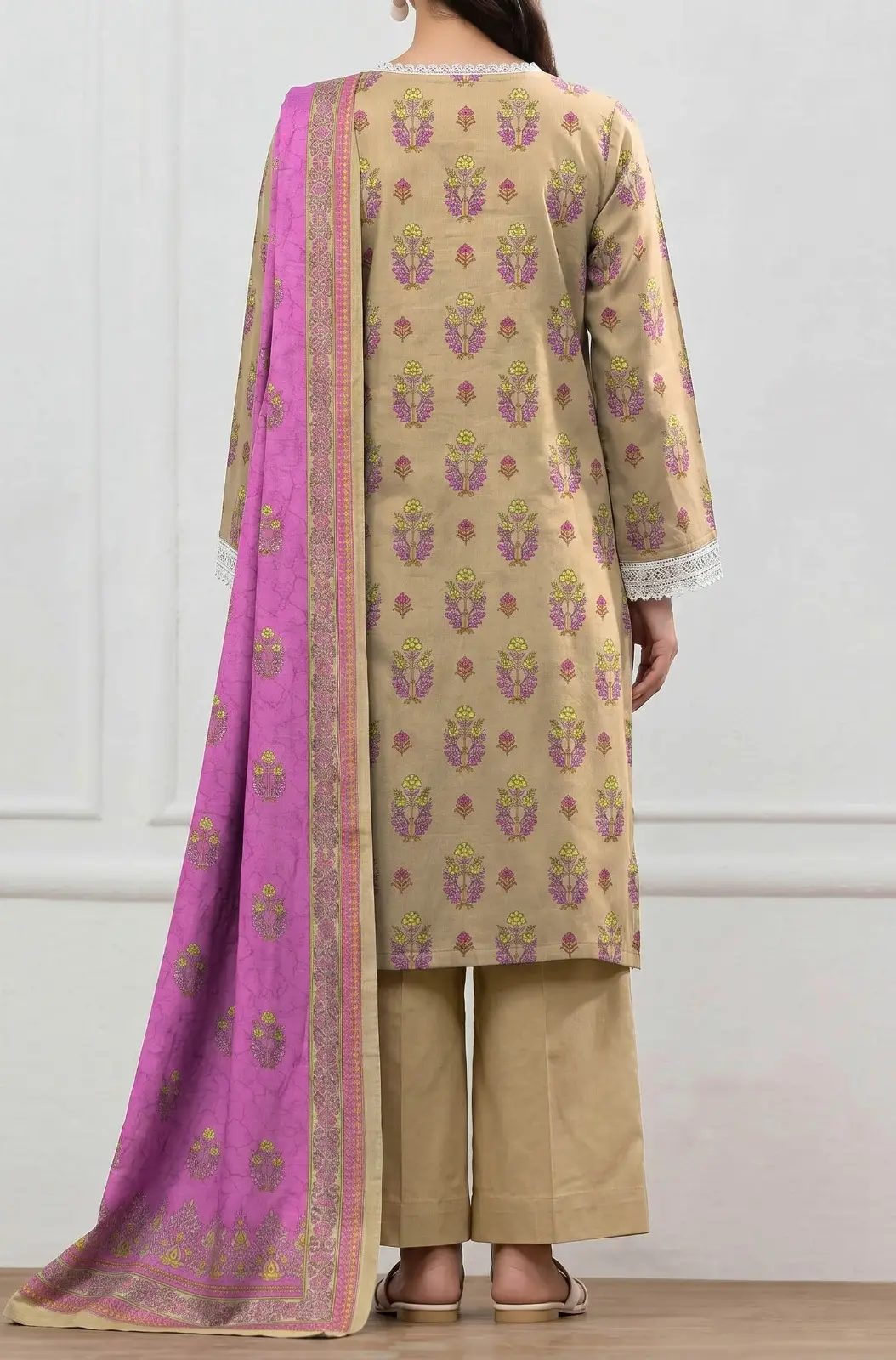 3 Pcs Women's Unstitched Printed Suit