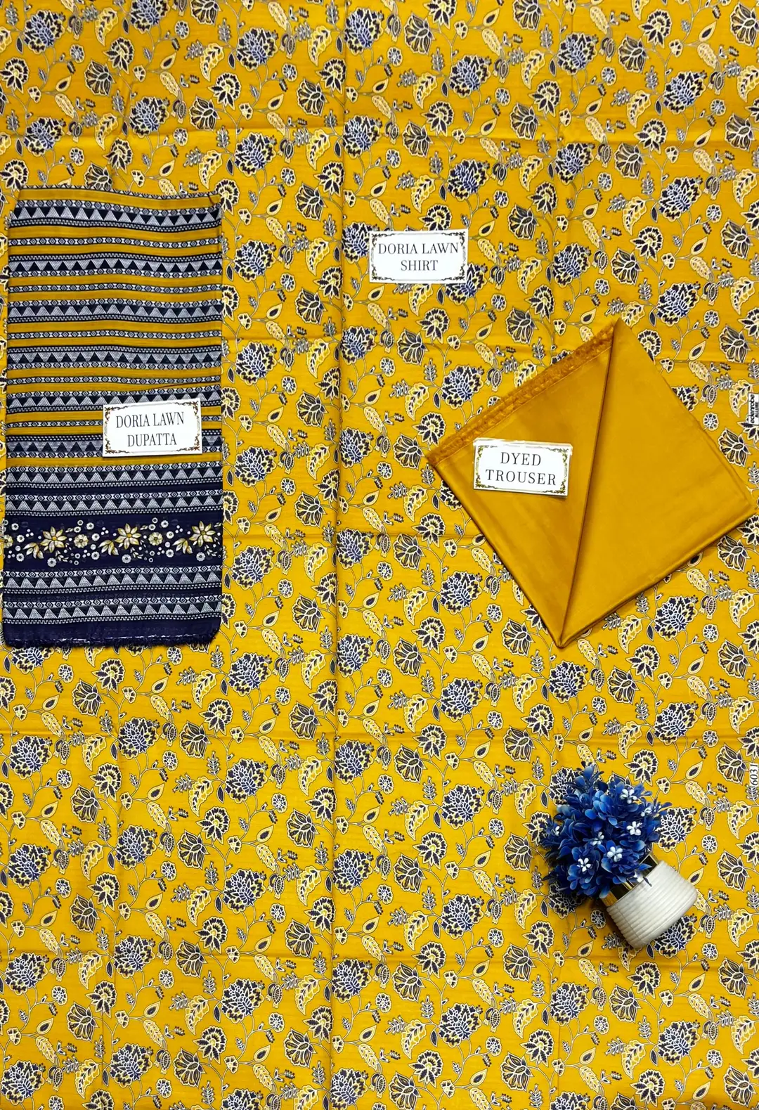 3 Pcs Women's Unstitched Printed Suit