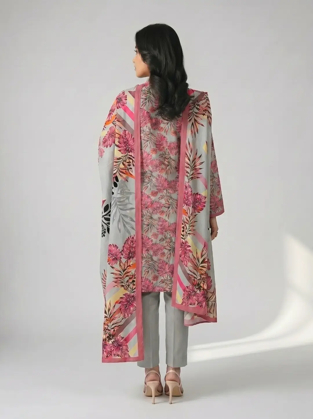 3 Pcs Women's Unstitched Printed Suit