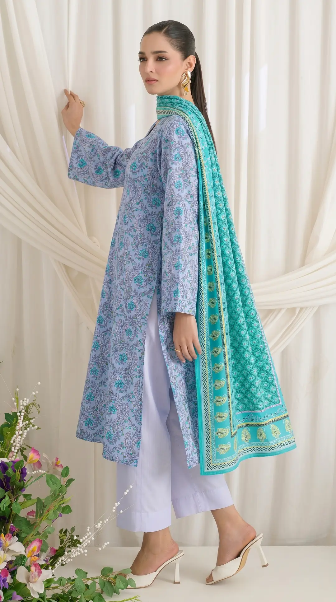 3 Pcs Women's Unstitched Printed Suit