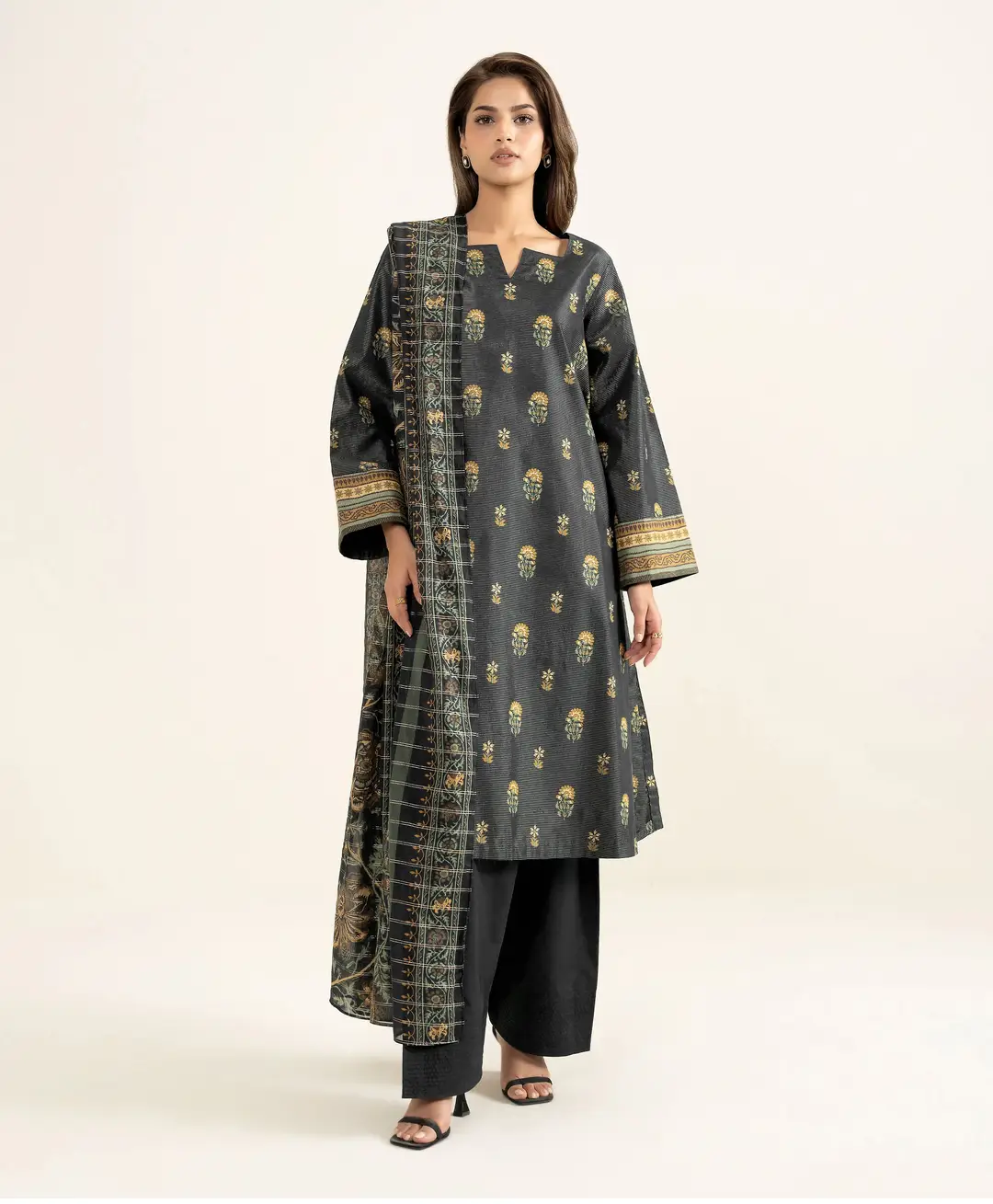 3 Pcs Women's Unstitched Printed Suit