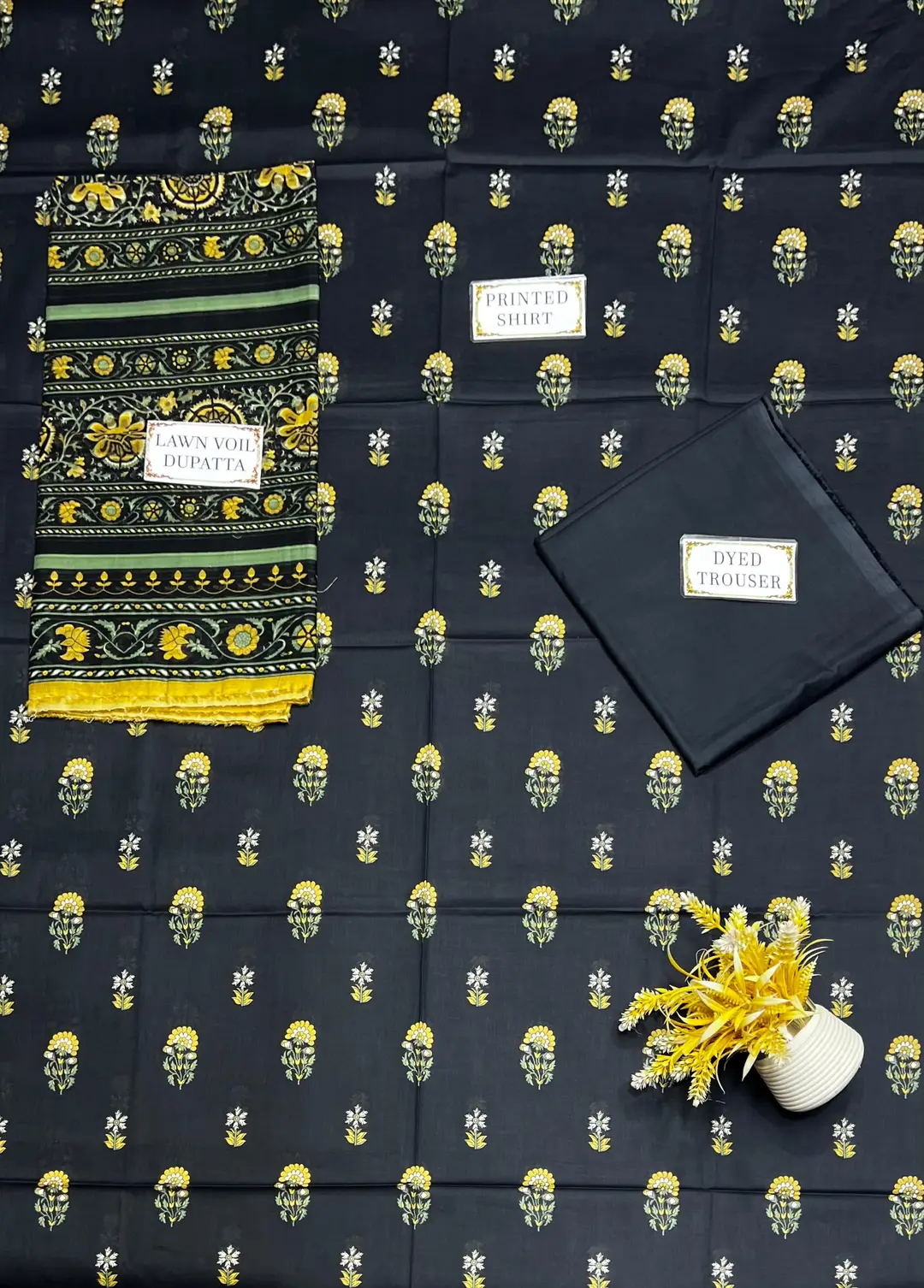 3 Pcs Women's Unstitched Printed Suit