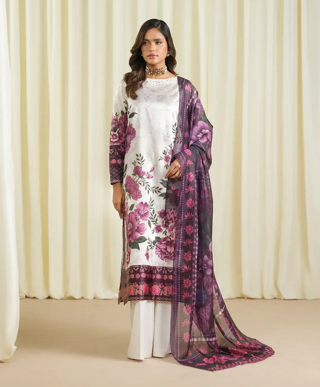 3 Pcs Women's Unstitched Printed Suit