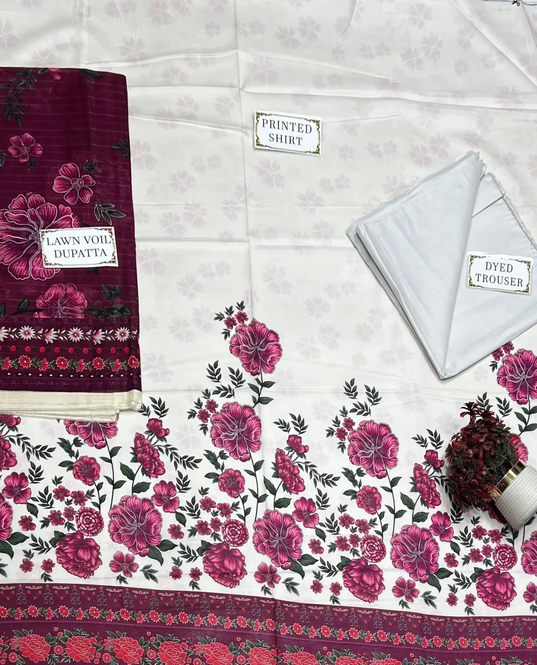 3 Pcs Women's Unstitched Printed Suit