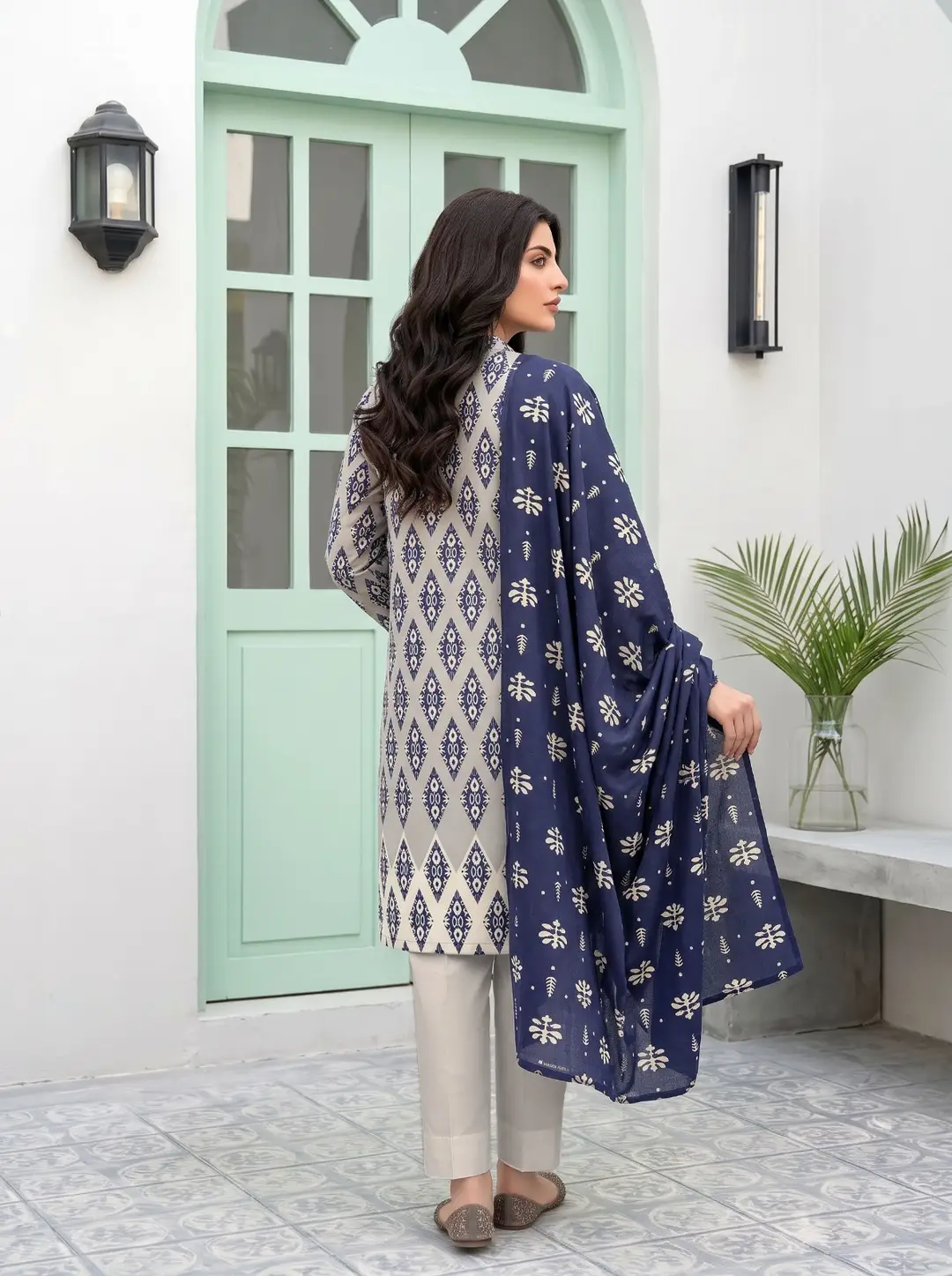 3 Pcs Women's Unstitched Printed Suit