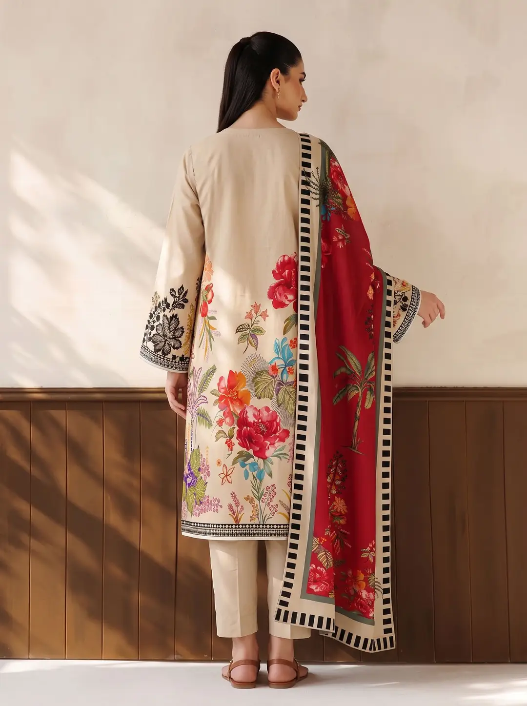3 Pcs Women's Unstitched Printed Suit