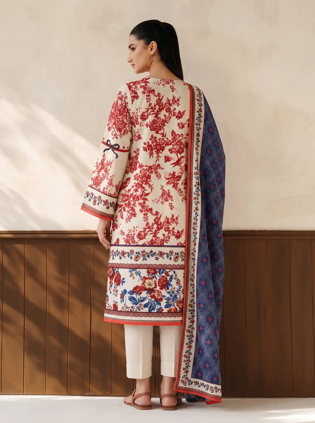 3 Pcs Women's Unstitched Printed Suit
