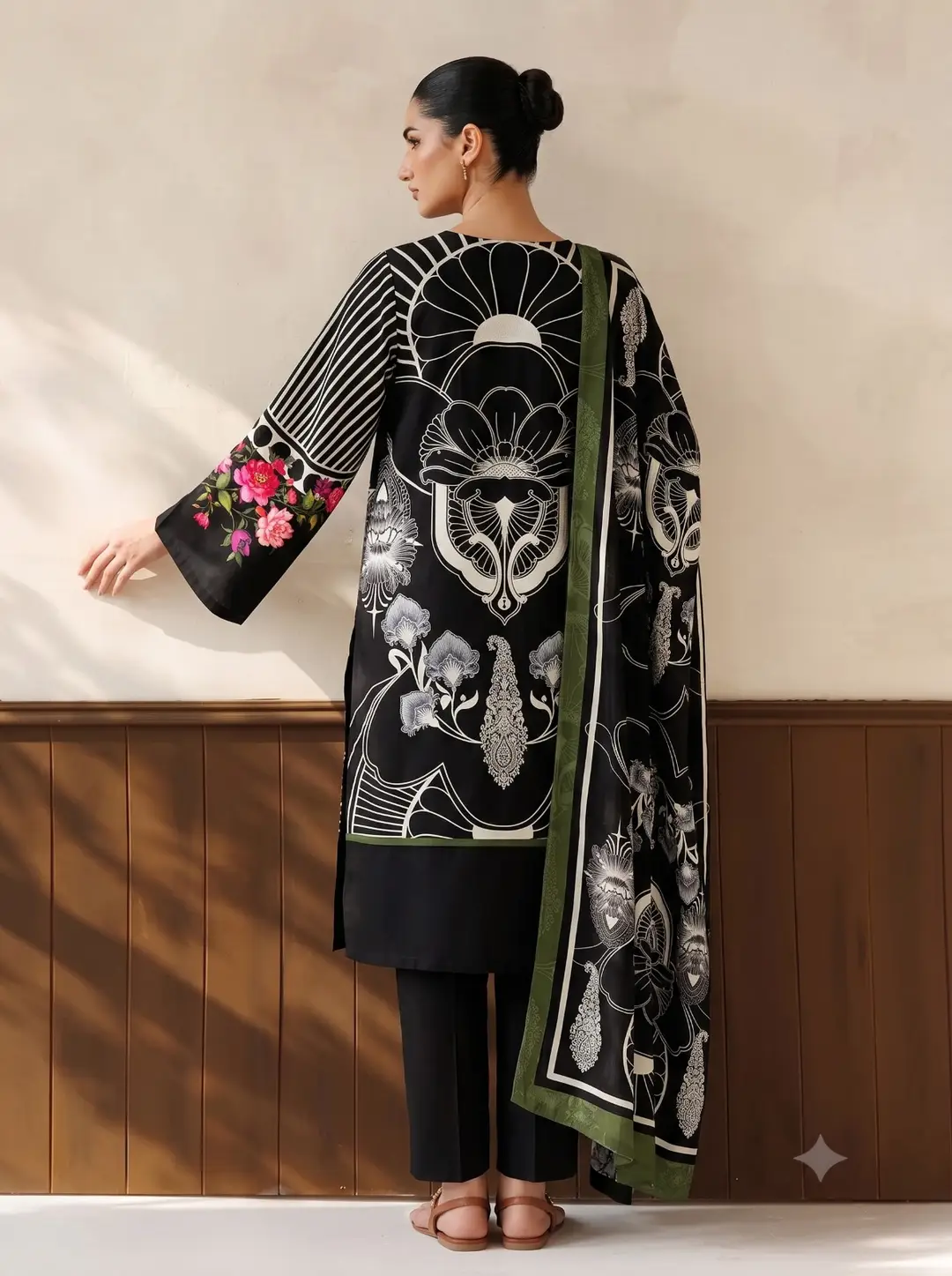 3 Pcs Women's Unstitched Printed Suit