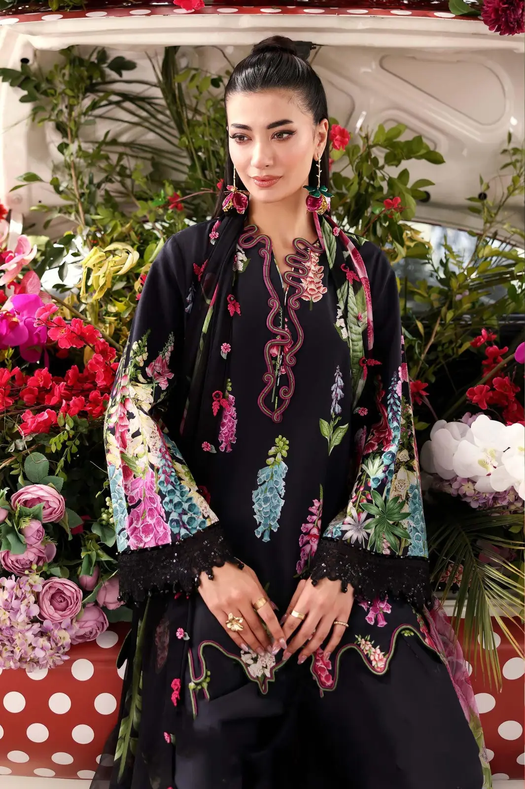 3 Pcs Women's Unstitched Printed Suit