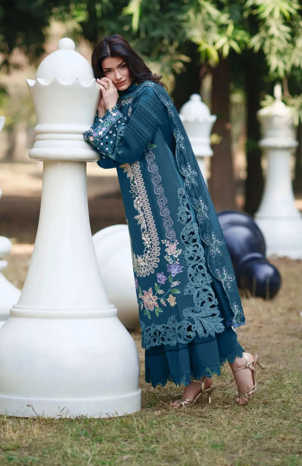 3 Pcs Women's Unstitched Plain Suit